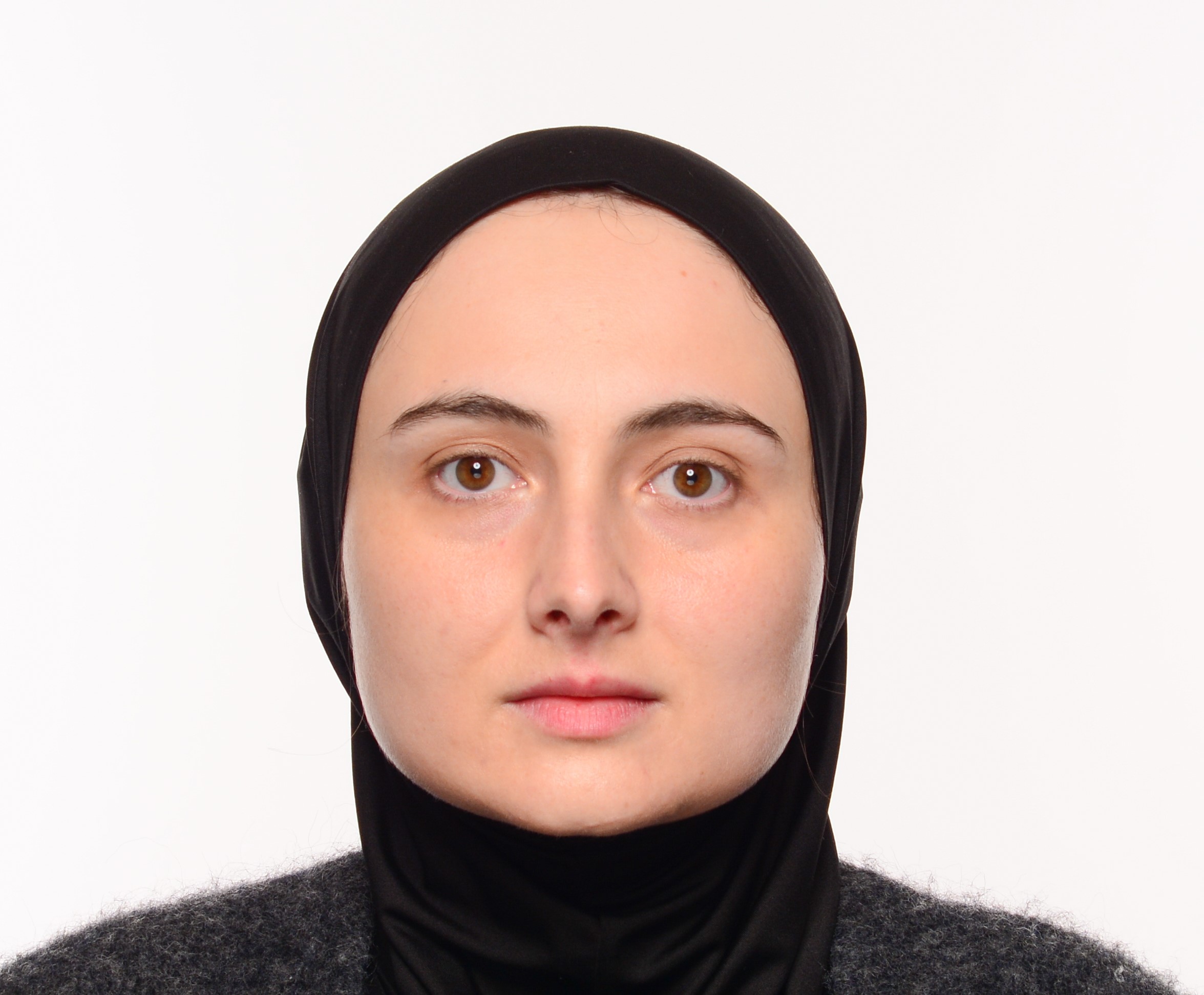 Diana Ibari, Frontend Pro